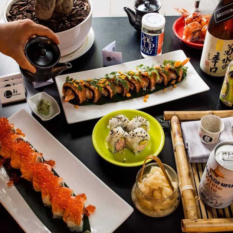 Sushi and noodles restaurant for students in rome