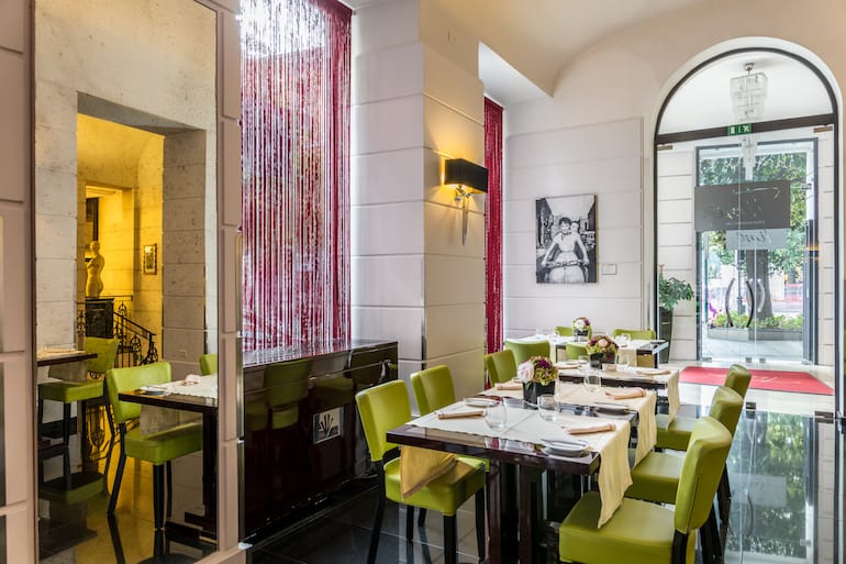 Time Restaurant & Wine Bar Via Veneto