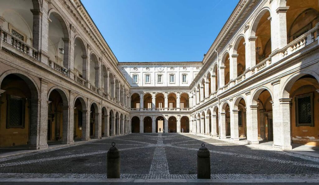 Palazzo-della-Sapienza-esterno