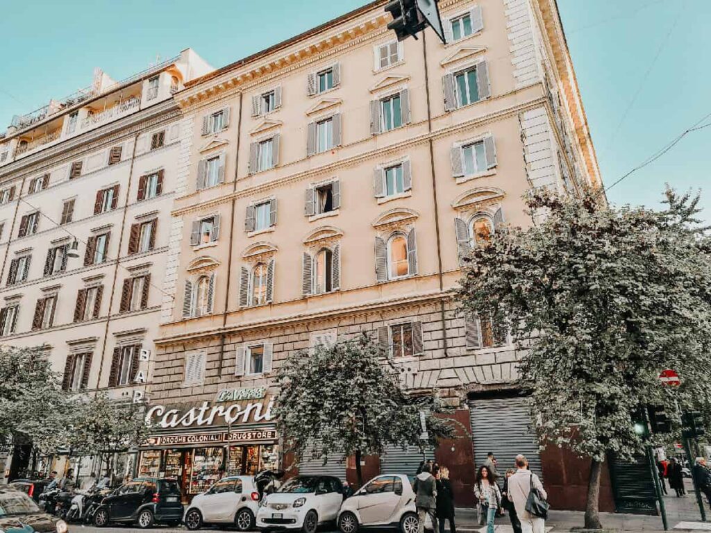 Neighbourhoods of Rome