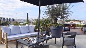 TH-Roof-Rome-Rooftop-Bar-for-Cocktail,-Lunch-&-Views