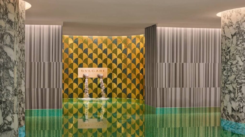 Scopri il nuovo Bulgari Hotel di Roma: lusso esclusivo e design contemporaneo nella splendida cornice di Piazza Augusto Imperatore.