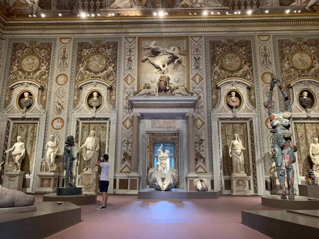 damien-hirst-borghese-gallery-rome