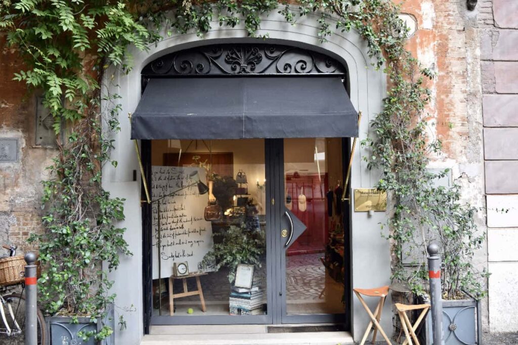masion-halabi-via-monserrato-rome