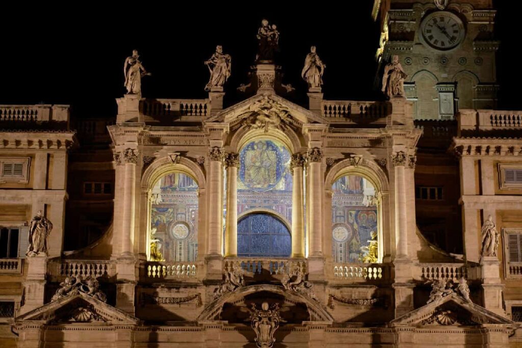 mosaici facciata santa maria maggiore roma