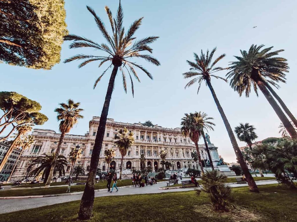 Neighbourhoods of Rome