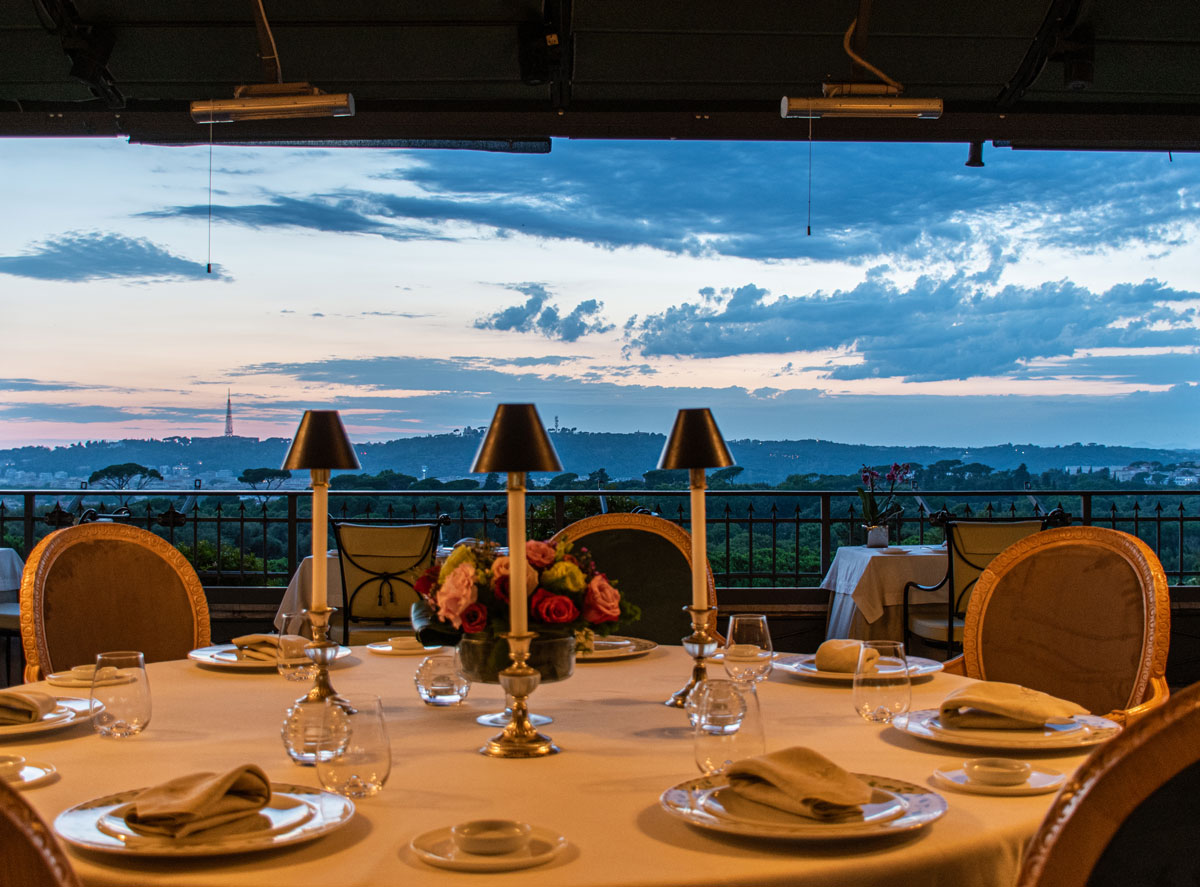 Mirabelle restaurant and cocktail bar with a view in Rome
