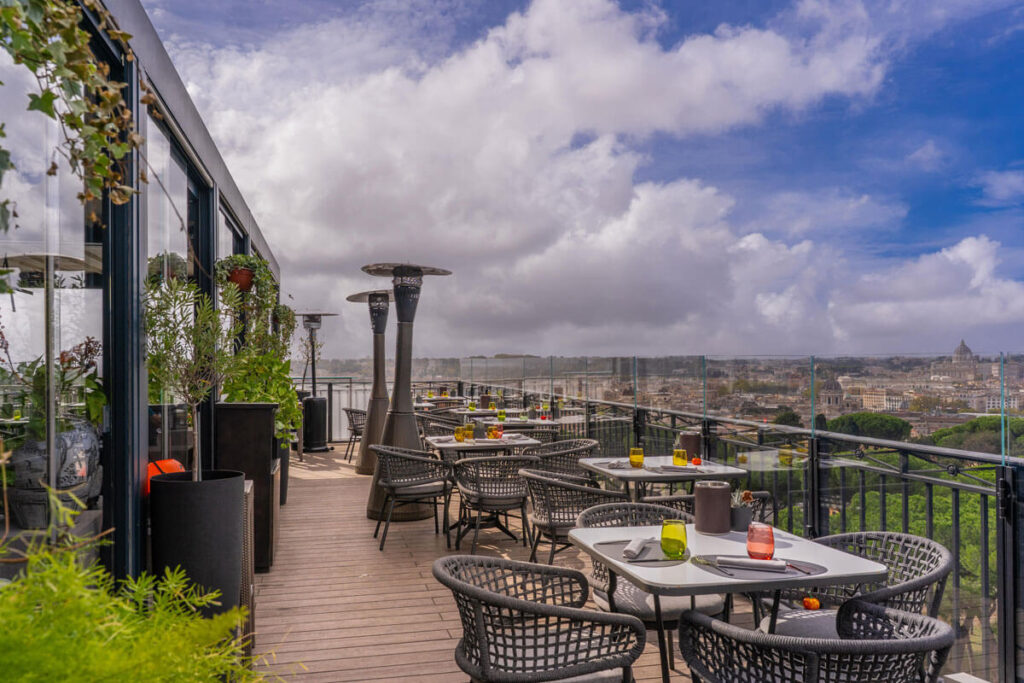 Adèle-Mixology-Lounge-an-exclusive-panoramic-rooftop-in-rome