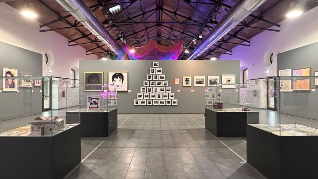 andy warhol forever love th eexhibition at la vaccheria in rome